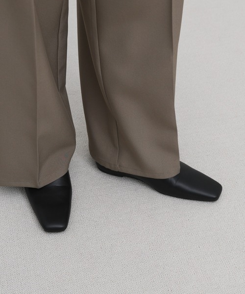 select MOCA（セレクトモカ）の「スクエアトゥフェイクレザースライドシューズ（スリッポン・レディース・ブラック・LARGE/MEDIUM/SMALL）」の4枚目の写真