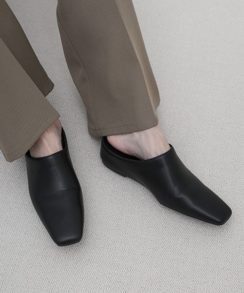 select MOCA（セレクトモカ）の「スクエアトゥフェイクレザースライドシューズ（スリッポン・レディース・ブラック・LARGE/MEDIUM/SMALL）」の8枚目の写真