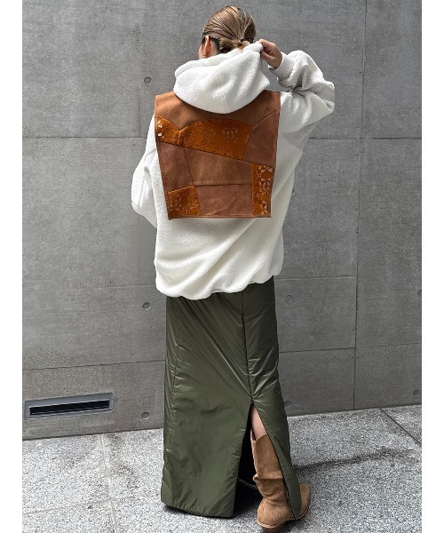 ELCHELE(エルチェレ)の「PADDED ZIPUP SKIRT(スカート・レディース・ブラック/オリーブ・36/38)」の14枚目の写真