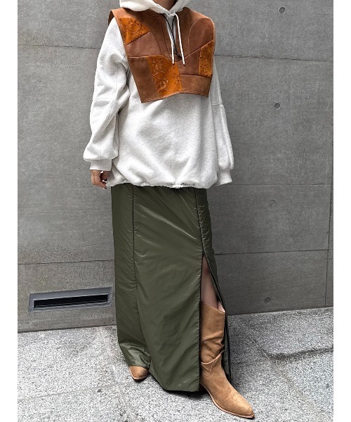 ELCHELE(エルチェレ)の「PADDED ZIPUP SKIRT(スカート・レディース・ブラック/オリーブ・36/38)」の15枚目の写真