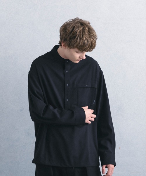 +phenix（プラスフェニックス）の「【WEB・直営店限定】+phenix(プラスフェニックス)PULLOVER BAND COLLAR SHIRT プルオーバーバンドカラーシャツ（シャツ/ブラウス・メンズ・チャコール/ブラック/ライトグレー・M/XL/L）」の10枚目の写真
