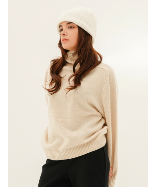 ACUD(アクド)の「Raccoon Turtle neck Knit _Beige(ニット/セーター・レディース・ベージュ・FREE)」の3枚目の写真