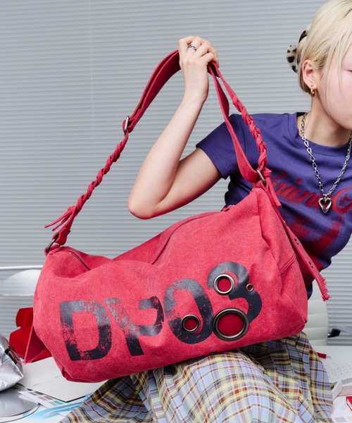 DTYYPE(ドタイプ)の「ロゴプリントアイレットボストンバッグ(ボストンバッグ・レディース・ブルー/チャコールグレー/レッド/ホワイト・FREE)」の4枚目の写真