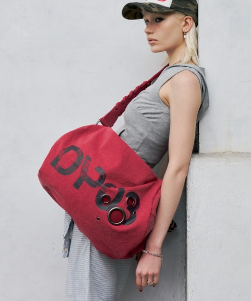 DTYYPE(ドタイプ)の「ロゴプリントアイレットボストンバッグ(ボストンバッグ・レディース・ブルー/チャコールグレー/レッド/ホワイト・FREE)」の12枚目の写真