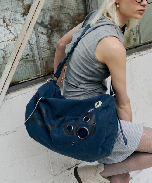 DTYYPE(ドタイプ)の「ロゴプリントアイレットボストンバッグ(ボストンバッグ・レディース・ブルー/チャコールグレー/レッド/ホワイト・FREE)」の10枚目の写真