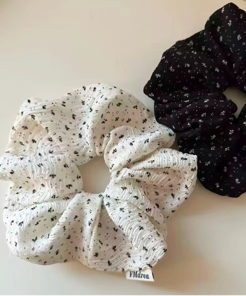 Port（ポート）の「【 Port / ポート 】 小花柄 ボリューム シュシュ #_（シュシュ・レディース・ホワイト/ブラック・FREE）」の8枚目の写真