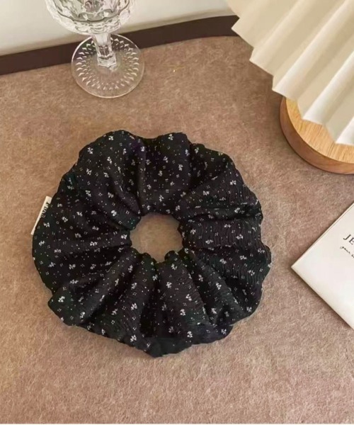 Port（ポート）の「【 Port / ポート 】 小花柄 ボリューム シュシュ #_（シュシュ・レディース・ホワイト/ブラック・FREE）」の7枚目の写真