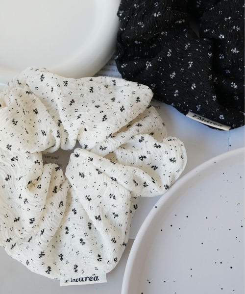 Port（ポート）の「【 Port / ポート 】 小花柄 ボリューム シュシュ #_（シュシュ・レディース・ホワイト/ブラック・FREE）」の9枚目の写真