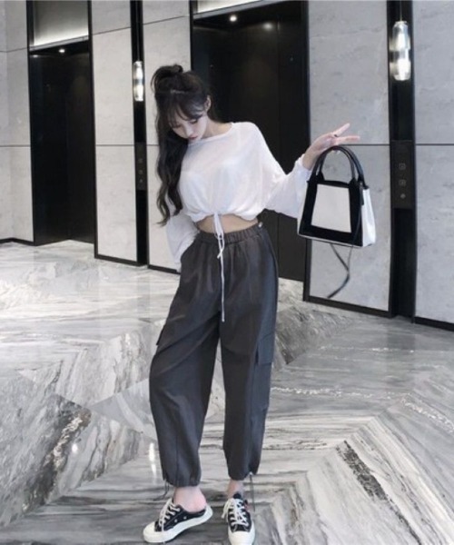 Ritzy（リッツィー）の「ショート丈　ドロップショルダー　トップス（Tシャツ/カットソー・レディース・ブラック/ホワイト・FREE）」の11枚目の写真