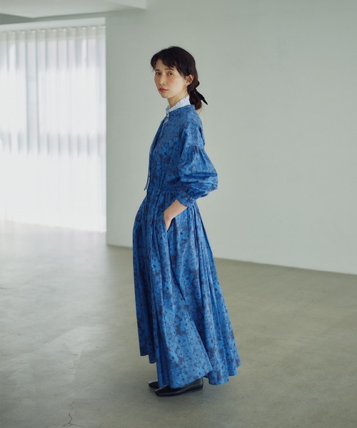 ADIEU TRISTESSE（アデュートリステス）の「【3月お気に入り登録ブランド内1位】kazumiさんコラボ　リバティプリントワンピース（ワンピース・レディース・ブルー系その他/ブラック系その他・40/38）」の6枚目の写真