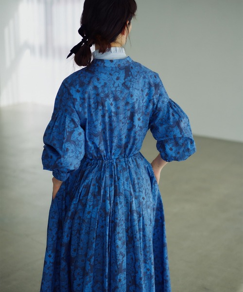 ADIEU TRISTESSE（アデュートリステス）の「【3月お気に入り登録ブランド内1位】kazumiさんコラボ　リバティプリントワンピース（ワンピース・レディース・ブルー系その他/ブラック系その他・40/38）」の7枚目の写真