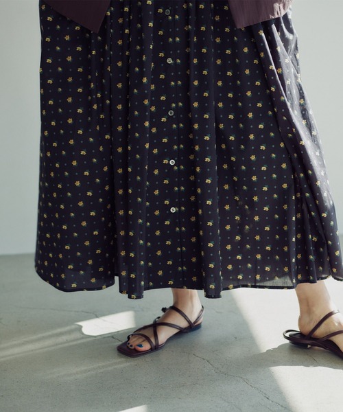 ADIEU TRISTESSE（アデュートリステス）の「【3月お気に入り登録ブランド内1位】kazumiさんコラボ　リバティプリントワンピース（ワンピース・レディース・ブルー系その他/ブラック系その他・40/38）」の11枚目の写真