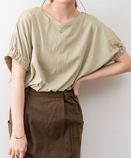 aity(アイティ)の「M-5L 前後2way ギャザースリーブTシャツ(Tシャツ/カットソー・レディース・ブラック/ホワイト/グレイッシュベージュ/ピンク系・4L~5L/LL~3L/M~L)」の3枚目の写真