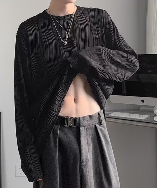 KELVIN(ケルヴァン)の「Pleated Oversized Long Sleeve Tee プリーツ オーバーサイズ Tシャツ(ロンT)(Tシャツ/カットソー・メンズ・ブラック/ホワイト・LARGE/MEDIUM)」の10枚目の写真