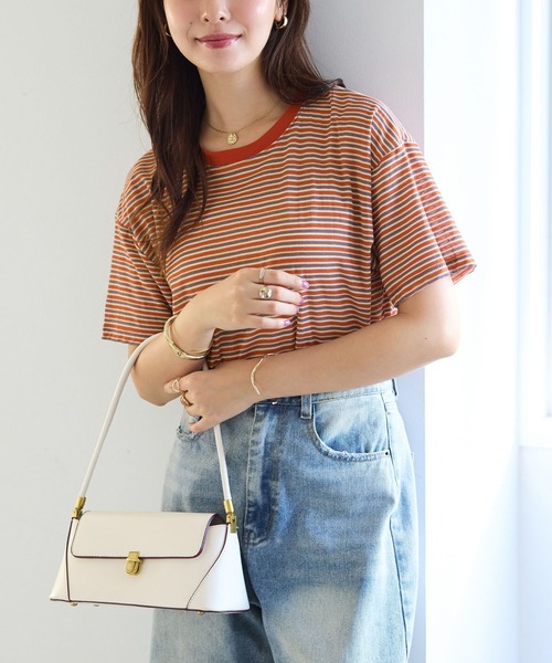 Viola e Viola(ヴィオラエヴィオラ)の「程よい透け感シアーTシャツ(Tシャツ/カットソー・レディース・オフホワイト/ブラック/ブラック系1/ベージュ系その他/レッド系その他・LL/L/M)」の8枚目の写真