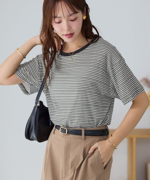 Viola e Viola(ヴィオラエヴィオラ)の「程よい透け感シアーTシャツ(Tシャツ/カットソー・レディース・オフホワイト/ブラック/ブラック系1/ベージュ系その他/レッド系その他・LL/L/M)」の19枚目の写真