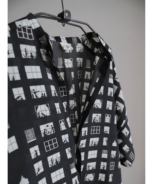 FIL DE FER（フィルデフェール）の「【予約】ウィンドウプリント　スタンドネックブラウス（シャツ/ブラウス・レディース・ブラック・FREE）」の4枚目の写真