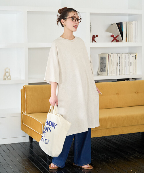 FREAK'S STORE(フリークスストア)の「限定展開 Champion × FREAK'S STORE/チャンピオン 別注 半袖 ミニ ワンピース(ワンピース・レディース・ライトグレー/オフホワイト/ブラック/ネイビー/ブラウン・フリ-)」の1枚目の写真