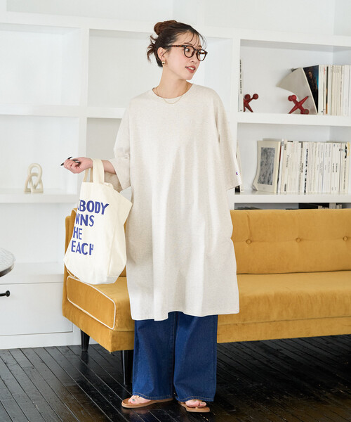 FREAK'S STORE(フリークスストア)の「限定展開 Champion × FREAK'S STORE/チャンピオン 別注 半袖 ミニ ワンピース(ワンピース・レディース・ライトグレー/オフホワイト/ブラック/ネイビー/ブラウン・フリ-)」の7枚目の写真