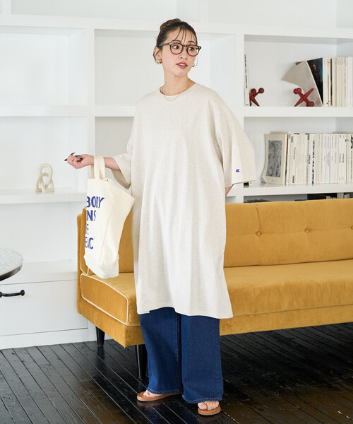FREAK'S STORE(フリークスストア)の「限定展開 Champion × FREAK'S STORE/チャンピオン 別注 半袖 ミニ ワンピース(ワンピース・レディース・ライトグレー/オフホワイト/ブラック/ネイビー/ブラウン・フリ-)」の9枚目の写真