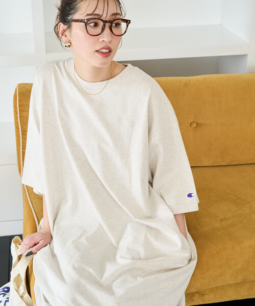 FREAK'S STORE(フリークスストア)の「限定展開 Champion × FREAK'S STORE/チャンピオン 別注 半袖 ミニ ワンピース(ワンピース・レディース・ライトグレー/オフホワイト/ブラック/ネイビー/ブラウン・フリ-)」の10枚目の写真