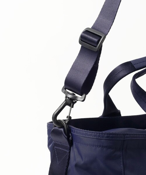 BEAMS GOLF(ビームスゴルフ)の「NSG-NYLON OX ボストンバッグ ネイビー(トートバッグ・レディース・ネイビー・ONE SIZE)」の17枚目の写真