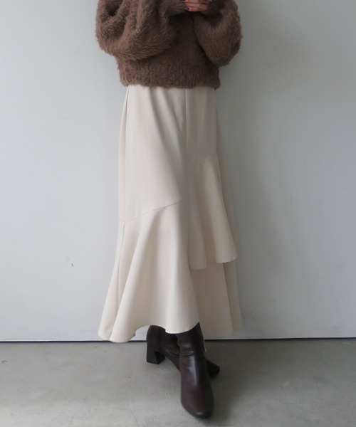 archives（アルシーヴ）の「アシメラッフルティアードスカート／（スカート・レディース・アイボリー/ブラック/ブラウン・SMALL/MEDIUM）」の6枚目の写真