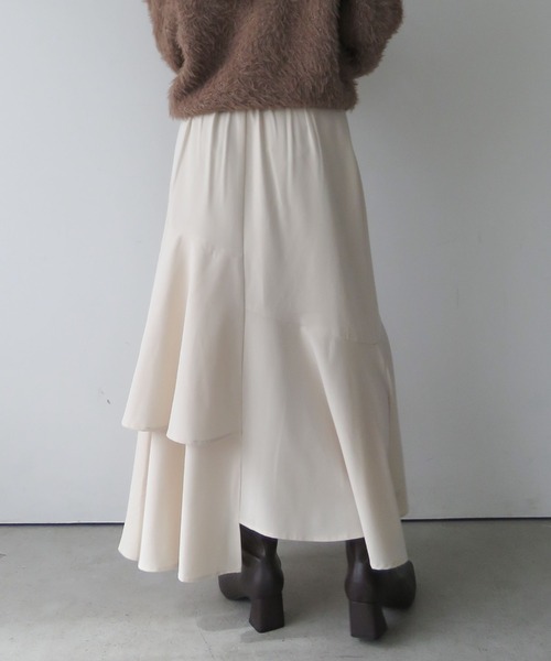 archives（アルシーヴ）の「アシメラッフルティアードスカート／（スカート・レディース・アイボリー/ブラック/ブラウン・SMALL/MEDIUM）」の7枚目の写真