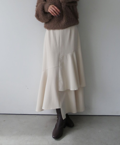 archives（アルシーヴ）の「アシメラッフルティアードスカート／（スカート・レディース・アイボリー/ブラック/ブラウン・SMALL/MEDIUM）」の5枚目の写真