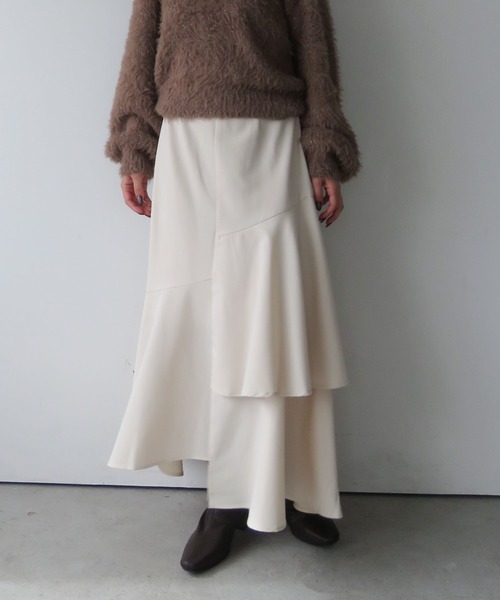 archives（アルシーヴ）の「アシメラッフルティアードスカート／（スカート・レディース・アイボリー/ブラック/ブラウン・SMALL/MEDIUM）」の4枚目の写真