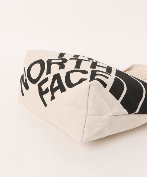 THE NORTH FACE(ザノースフェイス)の「THE NORTH FACE/ザ・ノース・フェイス トートバッグ RAMP TOTE S NM72609(トートバッグ・メンズ・ライトグリーン/レッド/イエロー/ライトブルー/ブラック・FREE)」の13枚目の写真