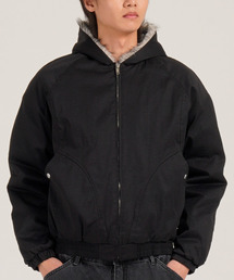 BUTTON SEOUL（ボタンソウル）の「セミクロップラコーンファーコットンフードジップアップナグランワークジャケット（ブラック）（パーカー）」