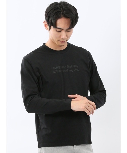 TAKA-Q(タカキュー)の「【綿100%】タカキュー メッセージロゴ プリント クルーネック 長袖 Tシャツ(Tシャツ/カットソー・メンズ・ブラック/ホワイト・LARGE/MEDIUM/X-LARGE)」の2枚目の写真