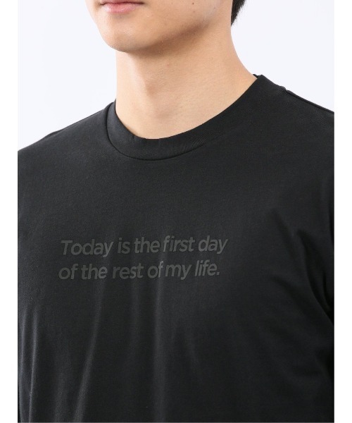 TAKA-Q(タカキュー)の「【綿100%】タカキュー メッセージロゴ プリント クルーネック 長袖 Tシャツ(Tシャツ/カットソー・メンズ・ブラック/ホワイト・LARGE/MEDIUM/X-LARGE)」の21枚目の写真