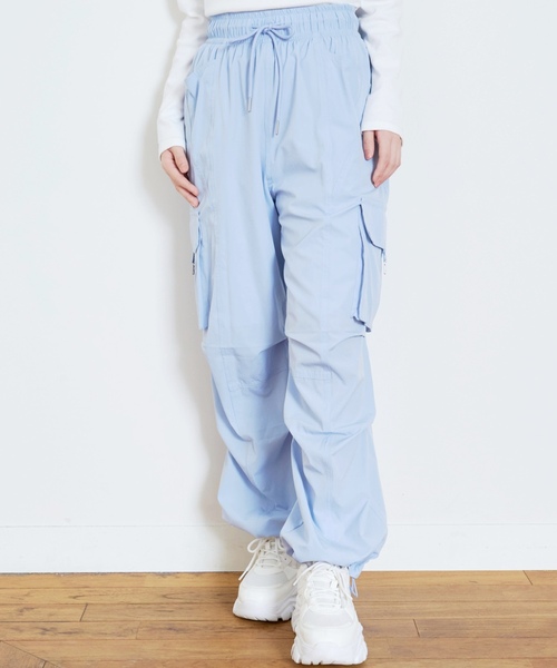 LOVETOXIC(ラブトキシック)の「【LTXC/接触冷感/ストレッチ】カーゴパンツ(その他パンツ・キッズ・サックスブルー/イエロー/グレー/チェリーピンク/オフホワイト/ブラック・S:140cm/M:150cm/L:160cm/130cm)」の5枚目の写真