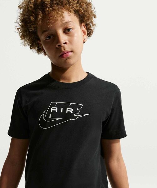 NIKE（ナイキ）の「ナイキ スポーツウェア ジュニア Tシャツ / Nike Sportswear Big Kids' T-Shirt II0287-010 Black（Tシャツ/カットソー・キッズ・ブラック・160/150/130/140）」の3枚目の写真