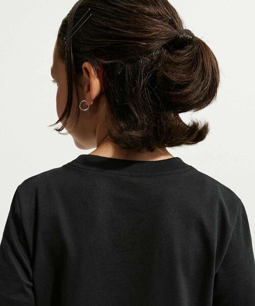 NIKE（ナイキ）の「ナイキ スポーツウェア ジュニア Tシャツ / Nike Sportswear Big Kids' T-Shirt II0287-010 Black（Tシャツ/カットソー・キッズ・ブラック・160/150/130/140）」の4枚目の写真