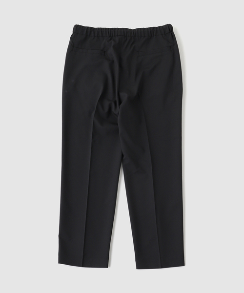 EDIFICE(エディフィス)の「MARKAWARE(マーカウェア) FLAT TAPERED EASY TROUSERS(スラックス・メンズ・ブラック・3/2)」の2枚目の写真