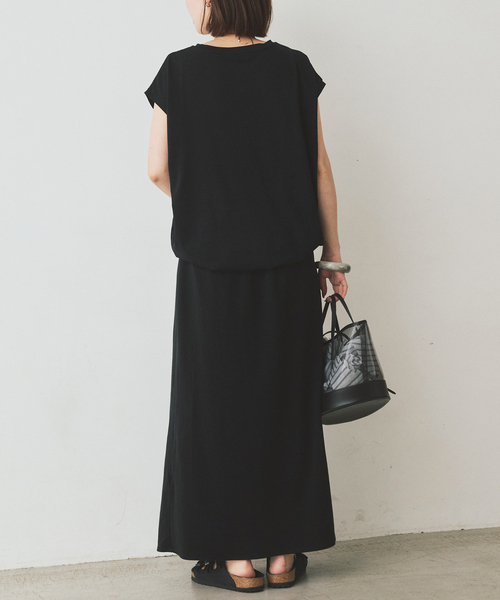 SLOBE IENA（スローブイエナ）の「《2枚セット/》ニュアンスカットソー×ナロースカートセットアップ（Tシャツ/カットソー・レディース・ブラック/ブラウン・36/38）」の5枚目の写真