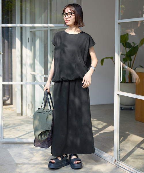 SLOBE IENA（スローブイエナ）の「《2枚セット/》ニュアンスカットソー×ナロースカートセットアップ（Tシャツ/カットソー・レディース・ブラック/ブラウン・36/38）」の8枚目の写真