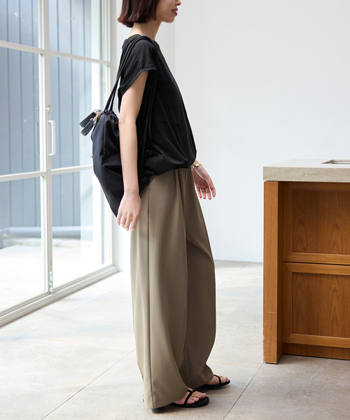 SLOBE IENA（スローブイエナ）の「《2枚セット/》ニュアンスカットソー×ナロースカートセットアップ（Tシャツ/カットソー・レディース・ブラック/ブラウン・36/38）」の16枚目の写真