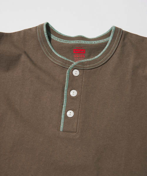 Healthknit（ヘルスニット）の「Healthknit / ヘルスニット 別注 ヘンリーネックTシャツ（Tシャツ/カットソー・メンズ・ホワイト/ブラウン/イエロー/ブラック系その他/ベージュ系その他・MEDIUM/LARGE）」の16枚目の写真