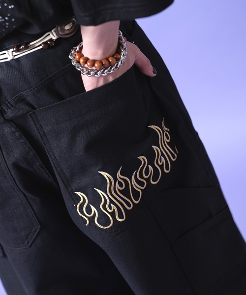 a.p.o.v.（エーピーオービー）の「a.p.o.v. バックアシンメトリーフレイム刺繍コットンスーパーワイドダブルニーペインターパンツ（チノパンツ・メンズ・ブラウン/ブラック・ONESIZE）」の7枚目の写真