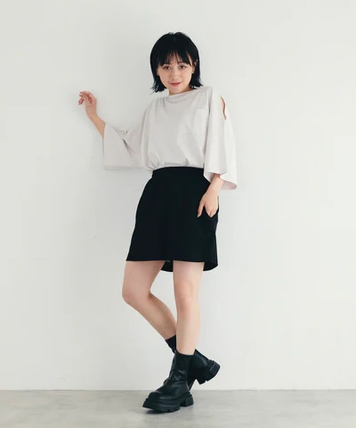 merrylatte（メリーラテ）の「肩空きラウンドTシャツ【IROHANI】（Tシャツ/カットソー・レディース・ベージュ/ホワイト/グレー・FREE）」の8枚目の写真