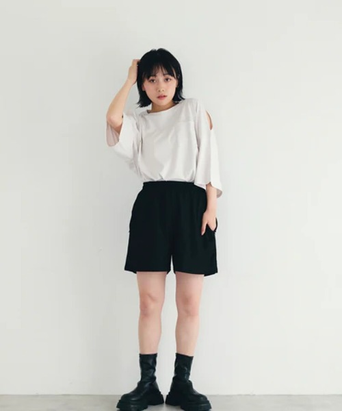 merrylatte（メリーラテ）の「肩空きラウンドTシャツ【IROHANI】（Tシャツ/カットソー・レディース・ベージュ/ホワイト/グレー・FREE）」の6枚目の写真