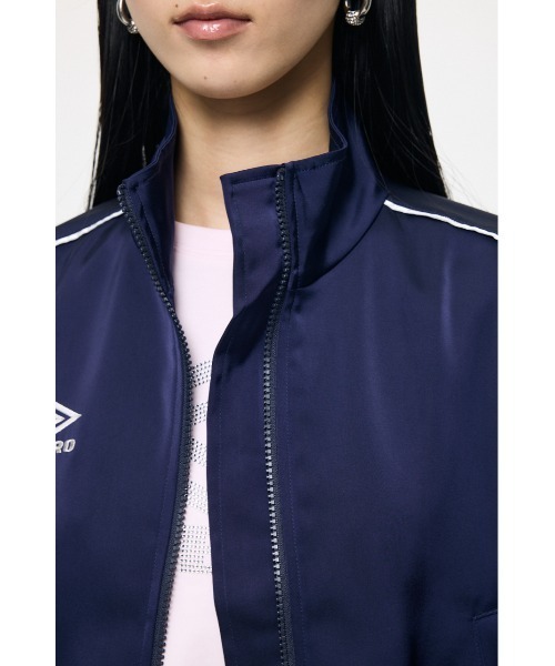 MOUSSY(マウジー)の「U/M SATIN トラックジャケット(その他アウター・レディース・ネイビー/ライトピンク・FREE)」の18枚目の写真