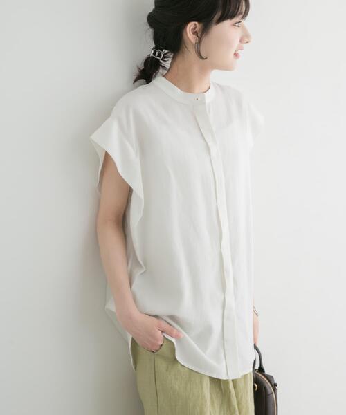 ITEMS URBANRESEARCH(アイテムズ アーバンリサーチ)の「リネン混タックフレンチスリーブシャツ(シャツ/ブラウス・レディース・ブラック/ホワイト/ライトブルー/カーキ・FREE)」の2枚目の写真