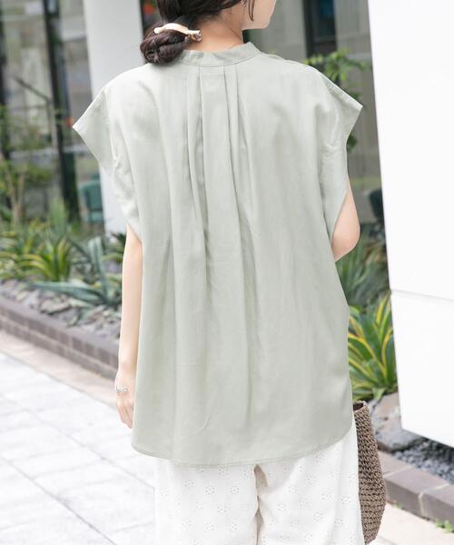ITEMS URBANRESEARCH(アイテムズ アーバンリサーチ)の「リネン混タックフレンチスリーブシャツ(シャツ/ブラウス・レディース・ブラック/ホワイト/ライトブルー/カーキ・FREE)」の12枚目の写真