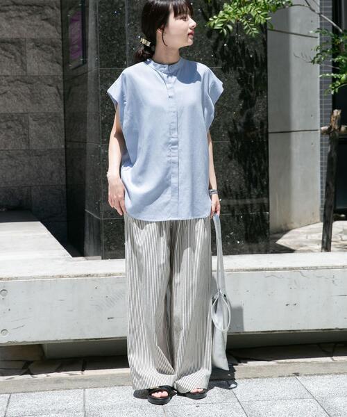 ITEMS URBANRESEARCH(アイテムズ アーバンリサーチ)の「リネン混タックフレンチスリーブシャツ(シャツ/ブラウス・レディース・ブラック/ホワイト/ライトブルー/カーキ・FREE)」の9枚目の写真