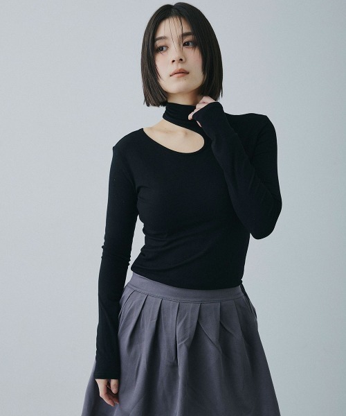 Clum(クルム)の「cut design tops / カットデザイントップス(Tシャツ/カットソー・レディース・ブラック/キャメル・SMALL/MEDIUM)」の15枚目の写真